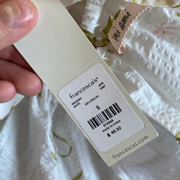 Super cute summer floral backless top. Never worn. Tabs still on - Picture 5 of 6